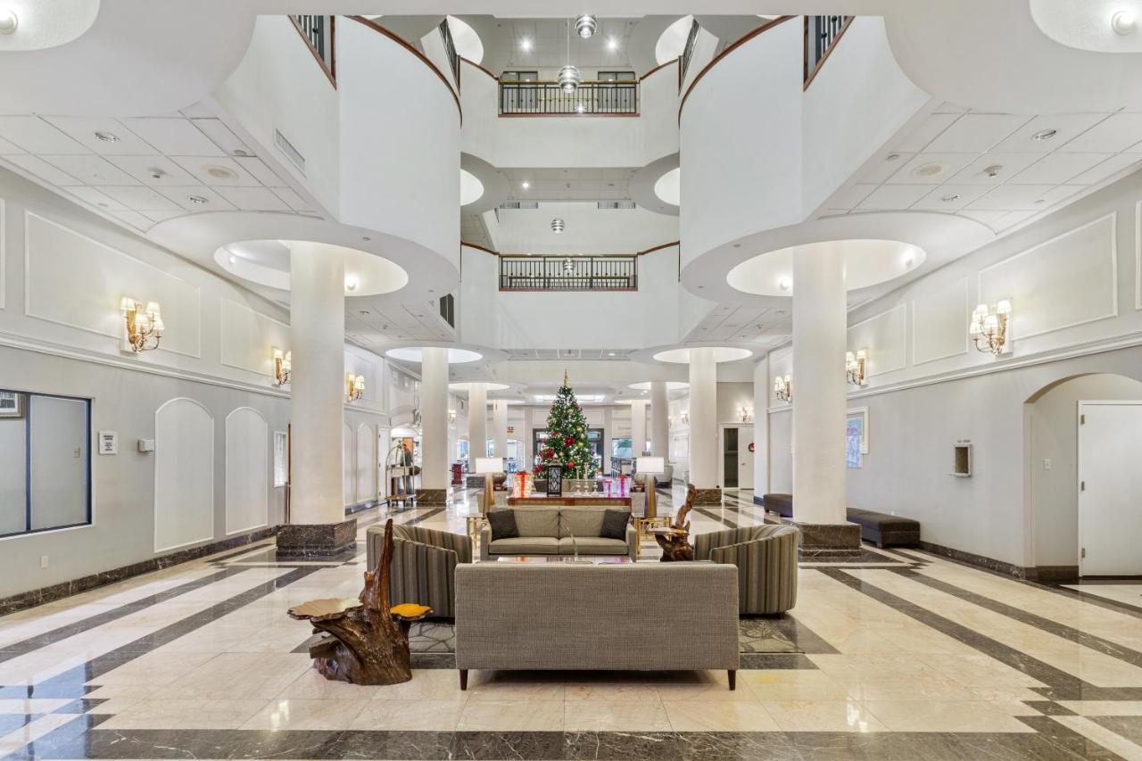 Wyndham Garden Baronne Plaza Hotel Ню Орлиънс Екстериор снимка