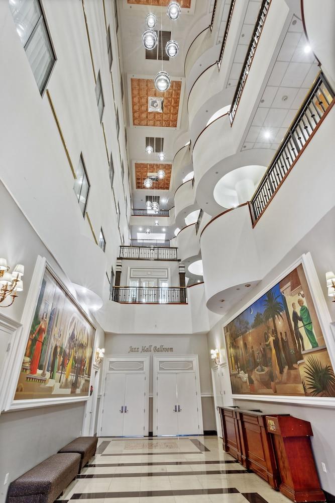 Wyndham Garden Baronne Plaza Hotel Ню Орлиънс Екстериор снимка