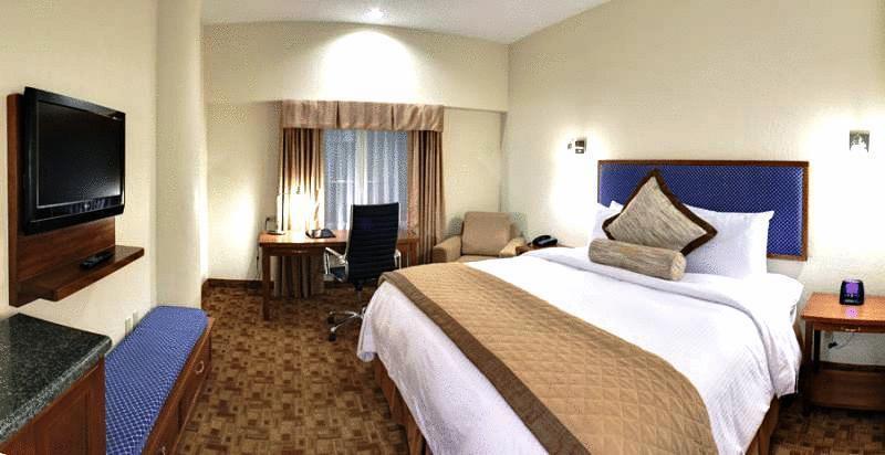 Wyndham Garden Baronne Plaza Hotel Ню Орлиънс Стая снимка