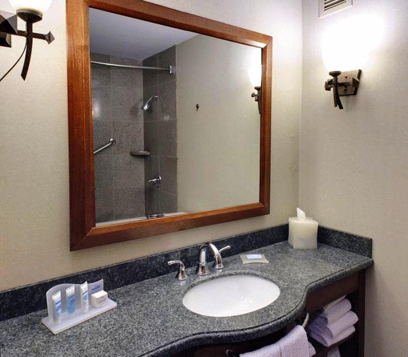 Wyndham Garden Baronne Plaza Hotel Ню Орлиънс Екстериор снимка